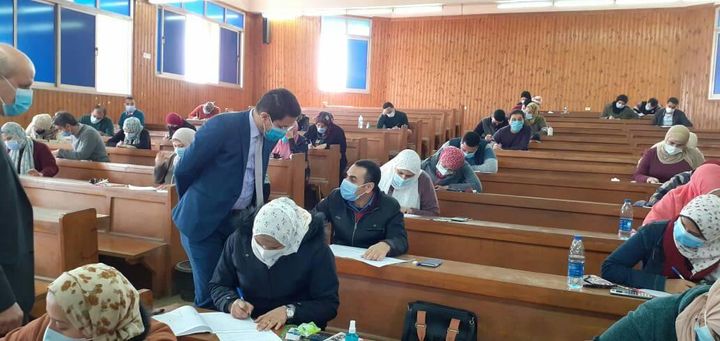 لجان عقد الامتحانات بجامعة بنهاPhotos from ‎وزارة التعليم العالي والبحث العلمي المصرية‎'s post 78221