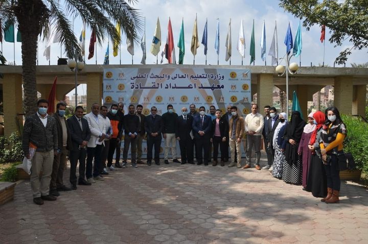 وزير التعليم العالي يتلقى تقريرًا حول تنظيم دورات تدريبية لأعضاء البعثات العلمية من الجامعات والمؤسسات 85188
