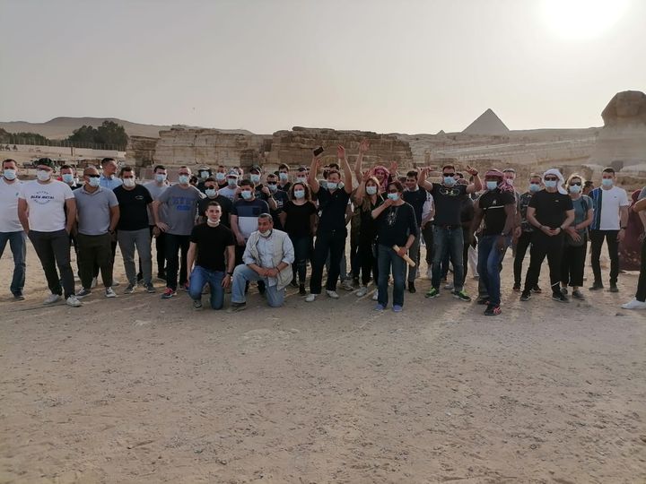 - طاقم حاملة المروحيات البرمائية ميسترال الفرنسية يزور منطقتي أهرامات الجيزة وسقارة والمتحف المصري بالتحرير 86627