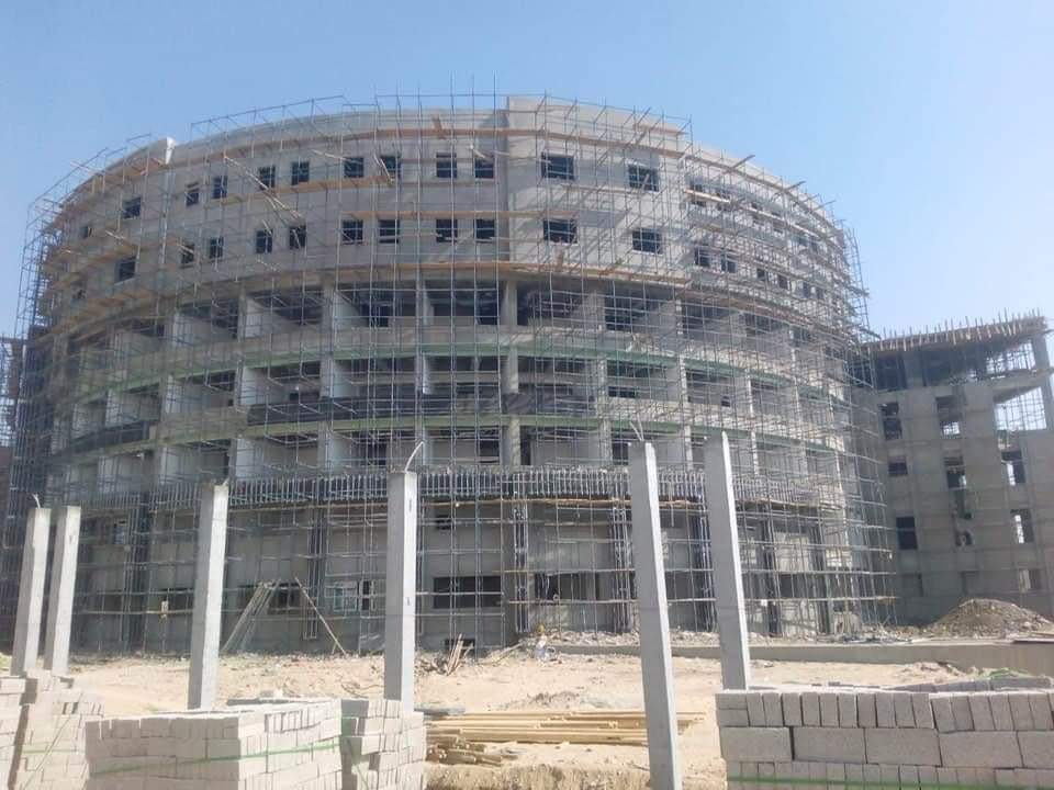 الانتهاء من الهيكل الخرساني وبدء التشطيبات لمستشفى "الأورمان للأطفال" بمدينة سوهاج الجديدة بسعة 263 سريرا، Evj5nJpXMAYP0X9