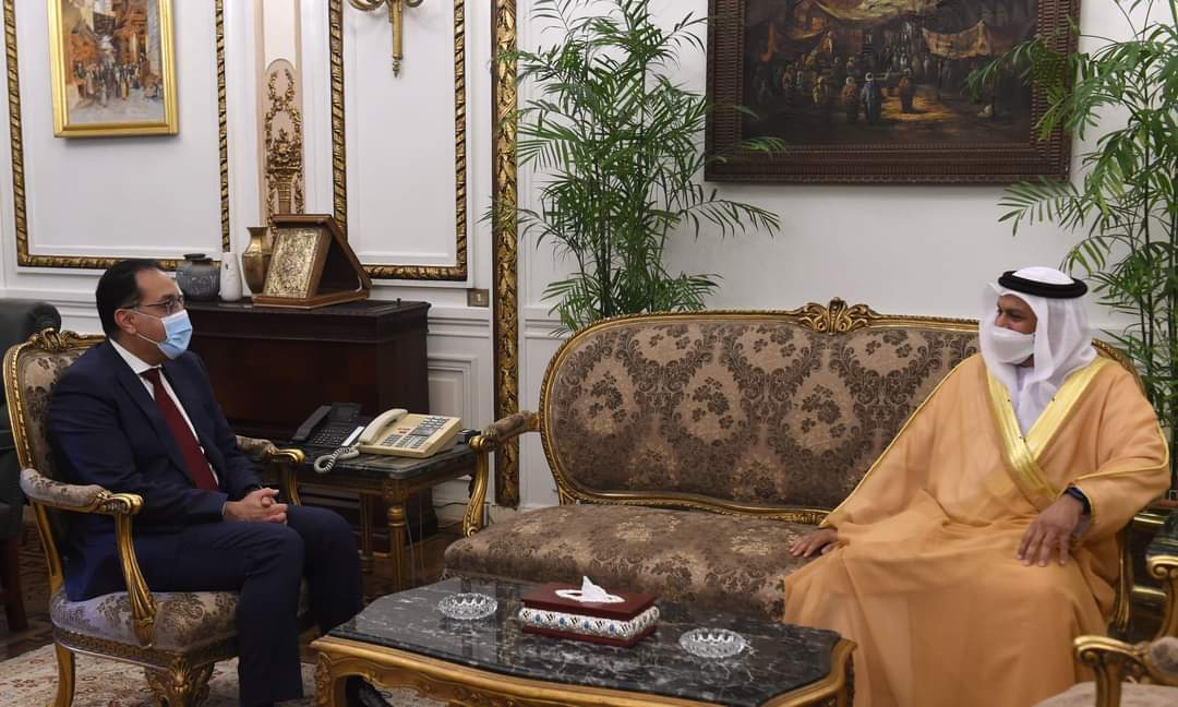 التقى الدكتور مصطفى مدبولي، رئيس الوزراء، السفير دكتور حمد سعيد الشامسي، سفير دولة الإمارات لدى مصر EwRH6kwXMAQyitH