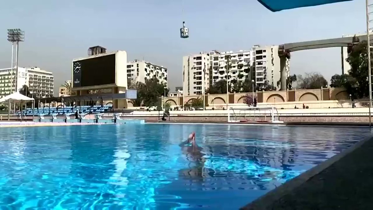 السباح المصري "عمر سيد شعبان" الطالب بكلية الهندسة، يحطم الرقم العالمي في القفز خارج المياة بإرتفاع 230 سم، OaeShqb dQuFUqfU