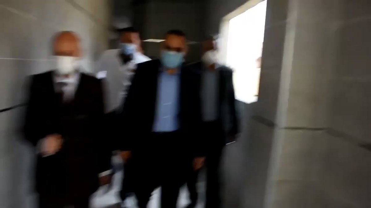 قام الدكتور ممدوح غراب محافظ الشرقية بتفقد أعمال تطوير الطابقين الثاني والثالث بمبني الإستقبال والطوارئ hZuCfZTyedp3uWFt