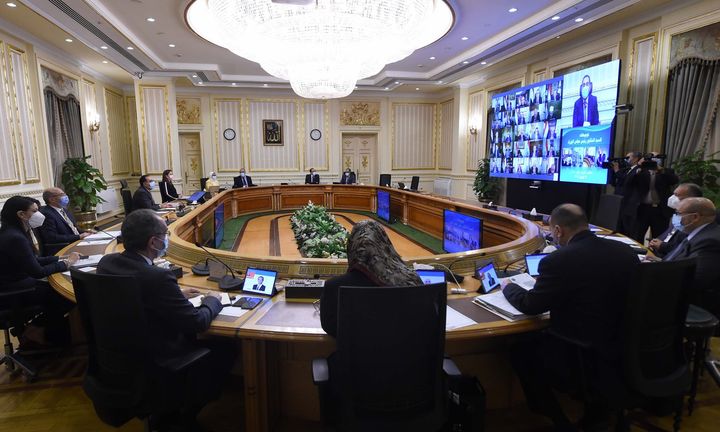 القرارات:ـ - وافق مجلس الوزراء على مشروع قرار رئيس الجمهورية بشأن اتفاق تمويل بين جمهورية مصر العربية 11327