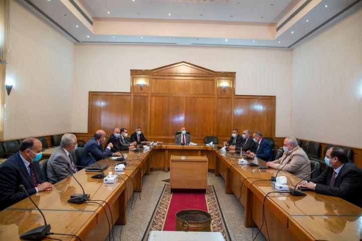 - الدكتور عبد العاطى يكرم أعضاء لجنة إعداد قانون الموارد المائية والرى الجديد - القانون الجديد يستهدف تحسين 11438