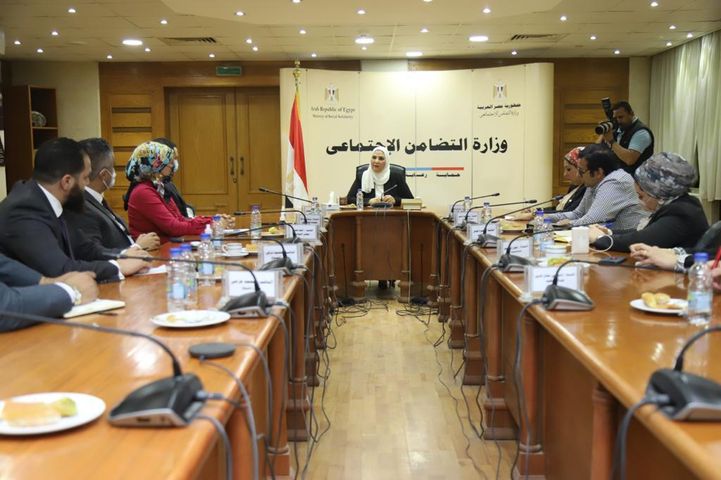 وزارة التضامن الاجتماعي وزيرة التضامن الاجتماعى تلتقى بوفد من تنسيقية شباب الأحزاب 29685