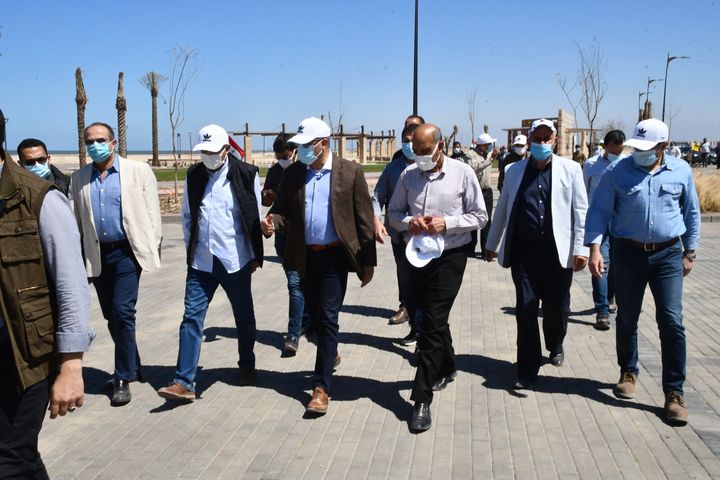وزارة الإسكان والمرافق والمجتمعات العمرانية وزير الإسكان يتفقد اللمسات الأخيرة للانتهاء من 34367