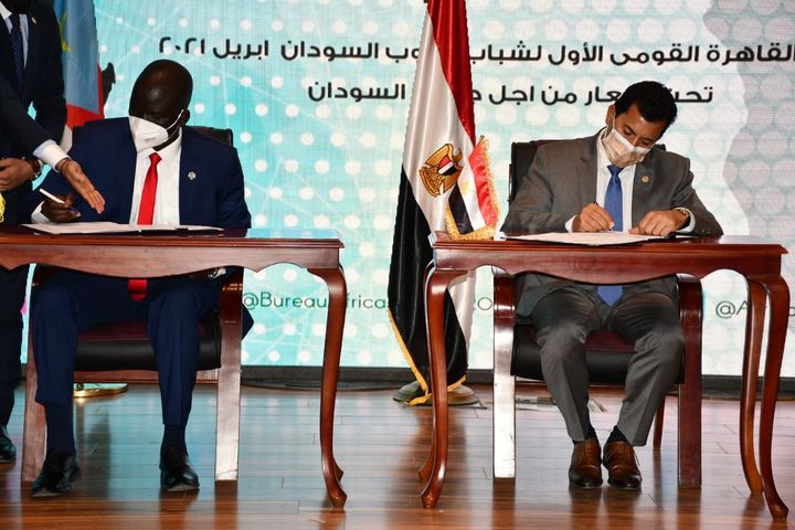 وزارة الشباب والرياضة وزير الشباب والرياضة المصري ونظيره بجنوب السودان يوقعان بروتوكول 36182