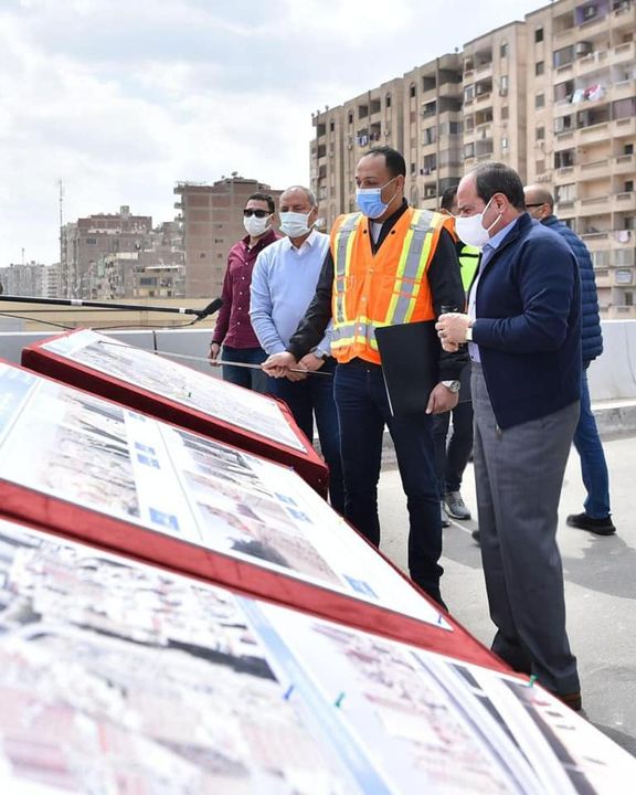 تفقد السيد الرئيس عبد الفتاح السيسي اليوم الجمعة اعمال تطوير عدد من المحاور والطرق الجديدة بمنطقة شرق 42592