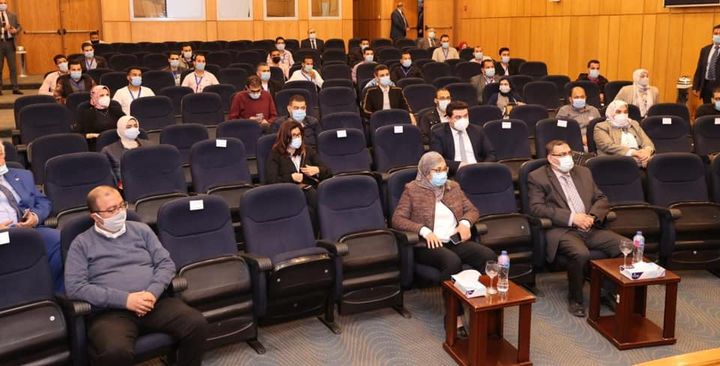 بيان اعلامي الدكتور عمرو طلعت وزير الاتصالات وتكنولوجيا المعلومات يلتقي خريجي البرنامج التدريبي المتخصص 80848