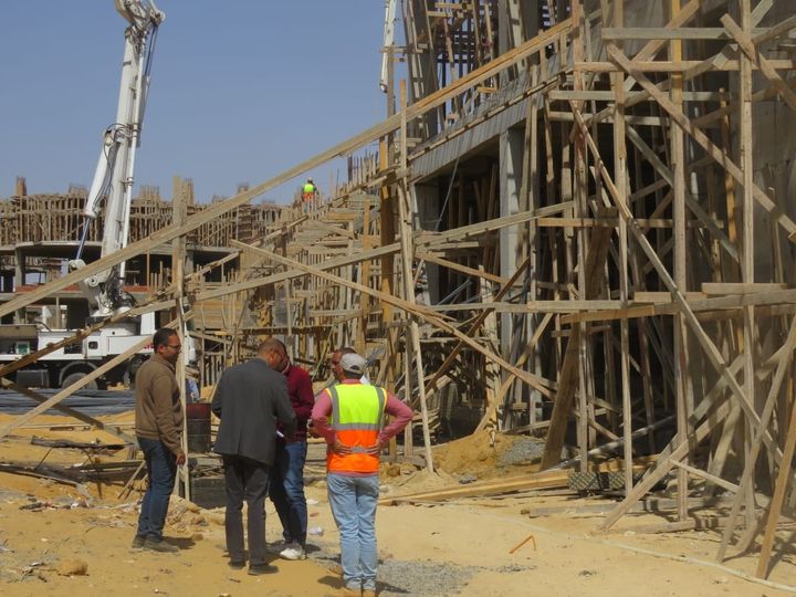 رئيسا جهازي العبور و العاشر من رمضان يتفقدان عدداً من المشروعات الخدمية بالمدينتين ​ تفقد المهندس 82047