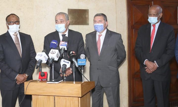 وزارة التموين والتجارة الداخلية القاهرة: 21-4-2021 *وزيرا التموين وقطاع الأعمال: شركة مصرية 82867