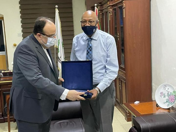 سفير مصر في الخرطوم يلتقي بوزير الصحة الاتحادية السوداني 93619
