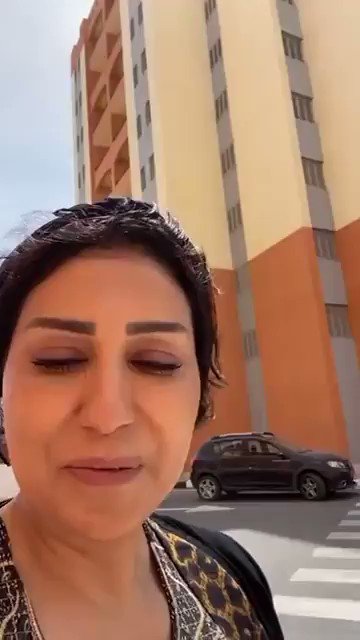 الفنانة "وفاء عامر" @wafaaamer0 تنشر فيديو Live أثناء تواجدها في حي الأسمرات لتصوير مسلسل عن حياة سكان أهالينا بعد EEvuvT2cEVKCE7MX