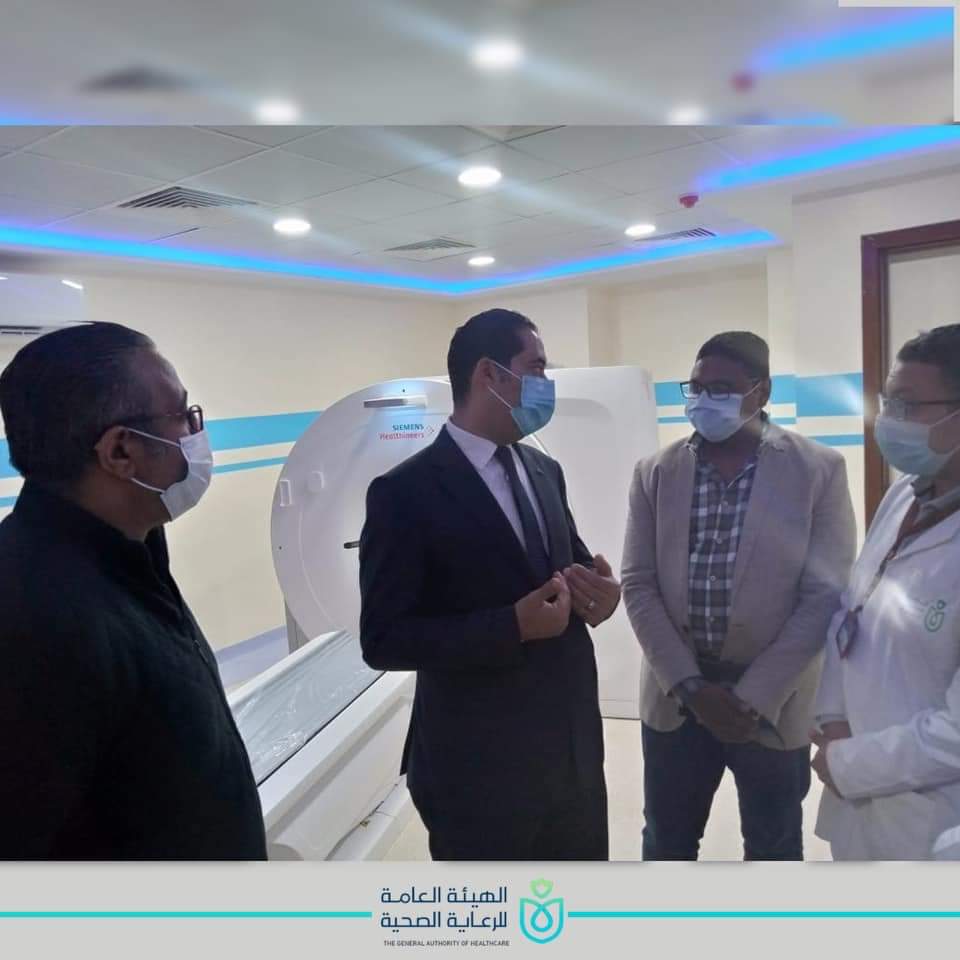 الدكتور هانى راشد، نائب رئيس مجلس ادارة الهيئة العامة للرعاية الصحية، يقوم بجولة تفقدية بمحافظة الأقصر Eyhfe GWgAEp ZY