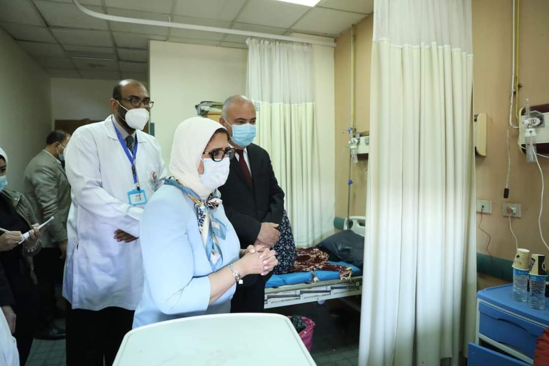 تفقدت الدكتورة هالة زايد، وزيرة الصحة والسكان، واللواء أشرف الداودي، محافظ قنا، مستشفى عزل قفط المركزي، EysVJtLXEAEp9ju