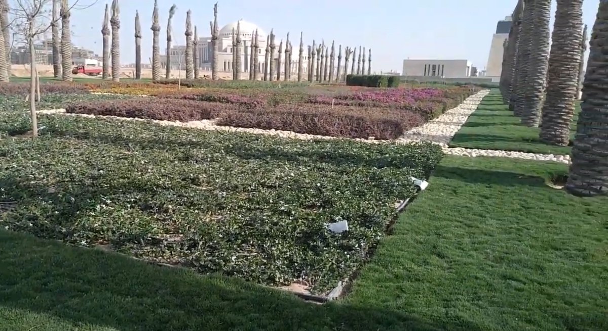 ساحة الشعب أمام الحي الحكومي والتي ستنطلق منها الإحتفالات بإفتتاح العاصمة الإدارية الجديدة العام الجاري EzhQ6BdWUAAsWwo
