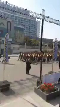 ساعتان تقريباً وينطلق من ميدان التحرير موكب المومياوات الملكية شاهد العرض الكامل على الهواء مباشرة علي