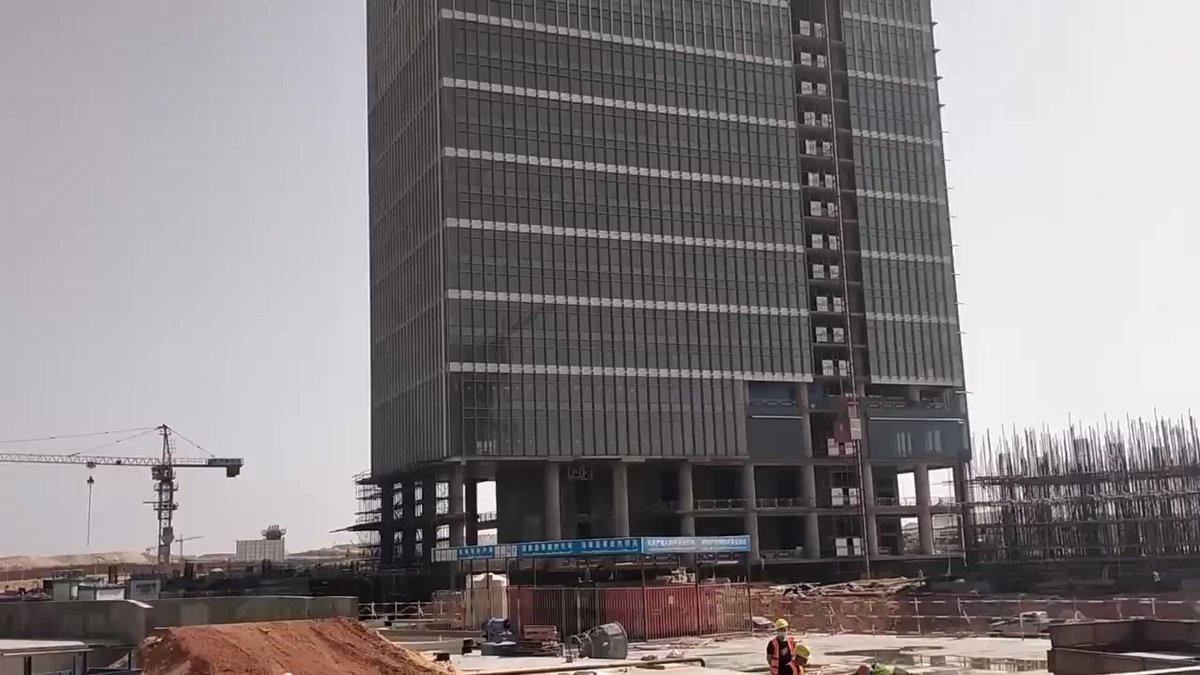 The loop road of the CBD project has been formally opened to traffic at the new adminstrative capital of Egypt sMn2OuML04JGU5De