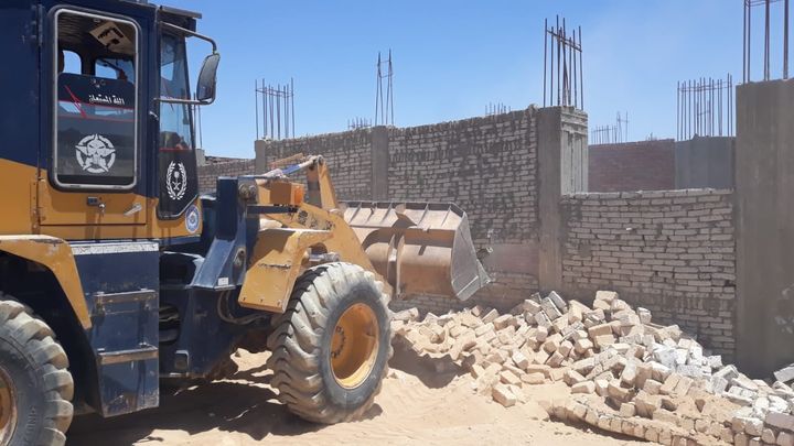 وزارة الإسكان والمرافق والمجتمعات العمرانية جهاز العبور الجديدة يشن حملة مكبرة على مخالفات 36545