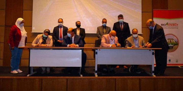 وزيرة البيئة تشهد مراسم توقيع تنفيذ وحدة غاز حيوى بحديقة الحيوان بالجيزة د 36647