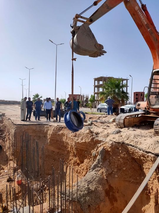 رئيس جهاز قنا الجديدة: جارٍ الانتهاء من تنفيذ أعمال خط المياه الرئيسى المغذي لمساحة 1500 فدان بالمدينة تنفيذ 37585