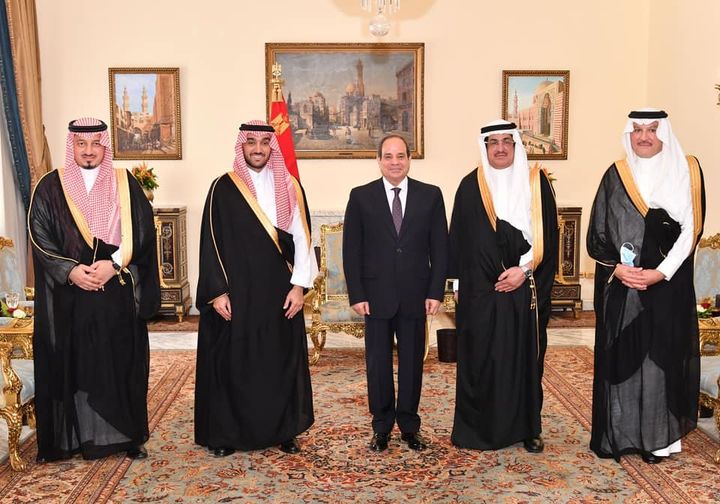 استقبل السيد الرئيس عبد الفتاح السيسي اليوم الأمير عبد العزيز بن تركي الفيصل، وزير الرياضة ورئيس اللجنة 44214