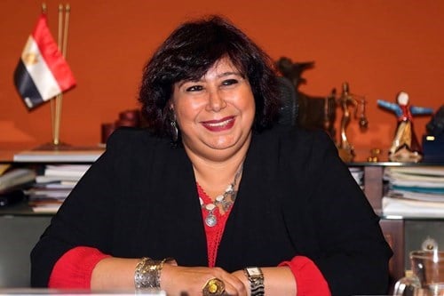 وزارة الثقافة وزيرة الثقافة تتابع تنفيذ برنامج مسرح المواجهة والتجوال وخطط العروض فى الفترة 55535