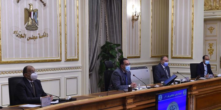 رئيس الوزراء يترأس اجتماع مجلس المحافظين مدبولي يطالب بتطبيق الإجراءات الاحترازية لمواجهة كورونا بصرامة 99633