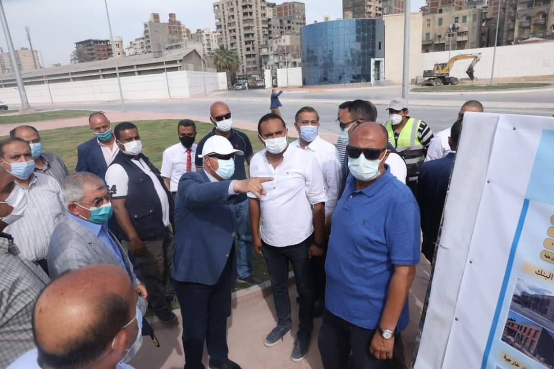 تفقد الفريق مهندس كامل الوزير - وزير النقل، مشروعات تطوير ميناء الإسكندرية، شملت موقع المحطة متعددة E04RjweX0AELwzC