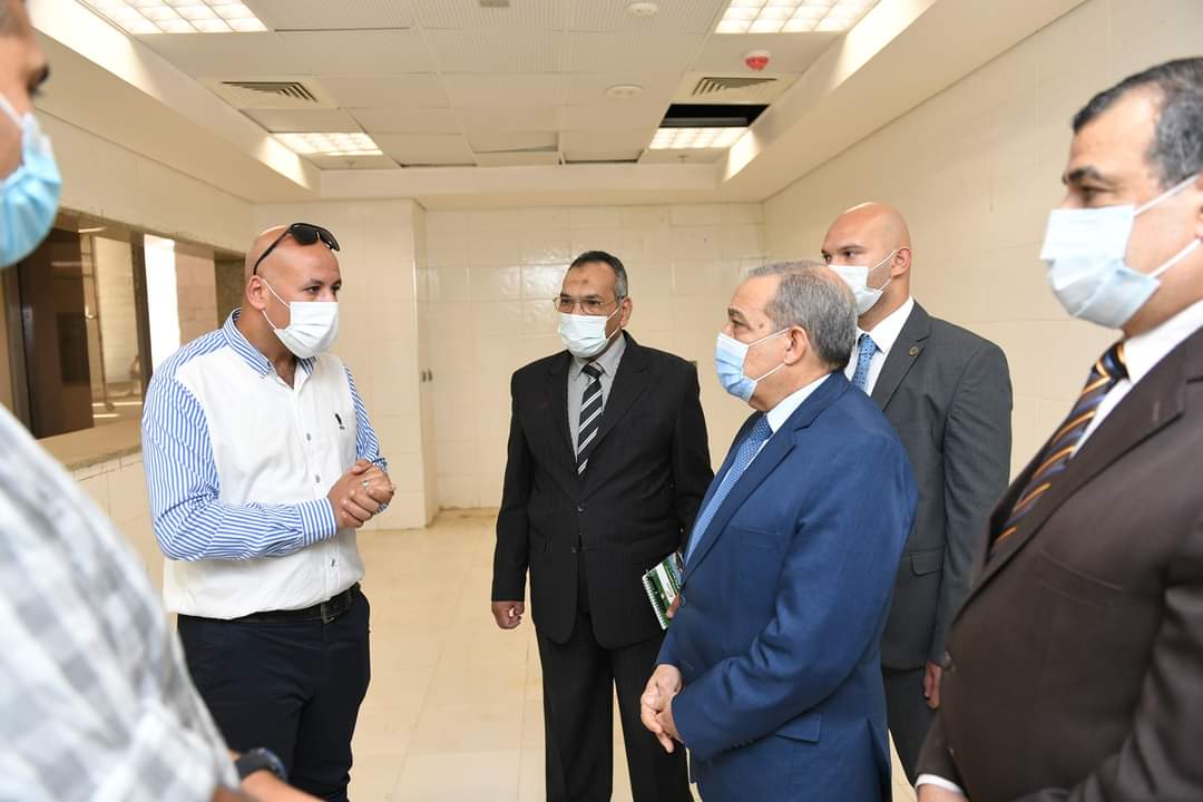 أجرى المهندس/ محمد أحمد مرسي وزير الدولة للإنتاج الحربي جولة تفقدية لمقر وزارة الإنتاج الحربي بالعاصمة E2j SXoX0Agu8I4