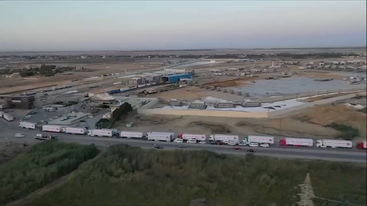 'Tahya Masr' Fundation convoy heading towards the Rafah crossing, under the slogan (We share for humanity) to support the Palestinian brothers in the Gaza Strip, consists of 120 Trucks loaded with JcX fYnYoE WzDAy