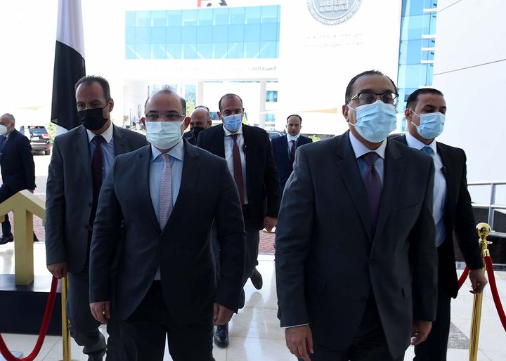 رئيس الوزراء و٥ وزراء يفتتحون جلسة تداول البورصة المصرية اليوم مدبولي يدشن مؤشر تميز ويشهد إعلان الهيكلة 13105