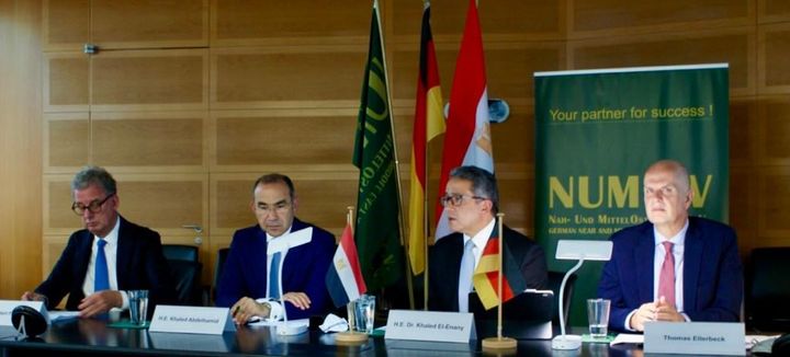 وزارة السياحة والآثار: - وزير السياحة والآثار متحدث رئيسي بالمائدة المستديرة التي نظمتها 14658