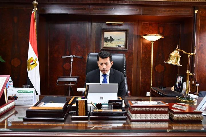 وزارة الشباب والرياضة: عبر تقنية الفيديو كونفرانس وزير الشباب والرياضة يفتتح القمة الشبابية 18946