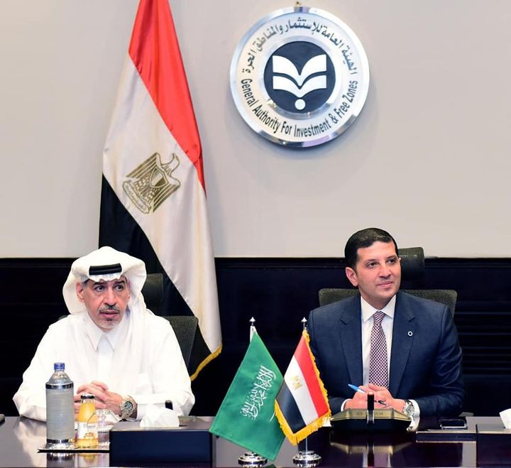 الرئيس التنفيذي لهيئة الاستثمار يلتقي مسئولي الجانب السعودي بمجلس الأعمال المصري السعودي لبحث زيادة 21554
