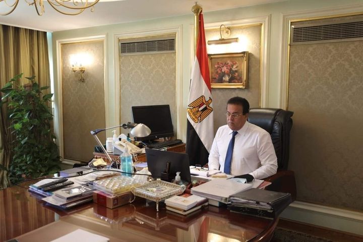 وزير التعليم العالي يعلن صدور قرارات جمهورية بتعيين قيادات جامعية جديدة بالجامعات الحكومية أعلن د 26206
