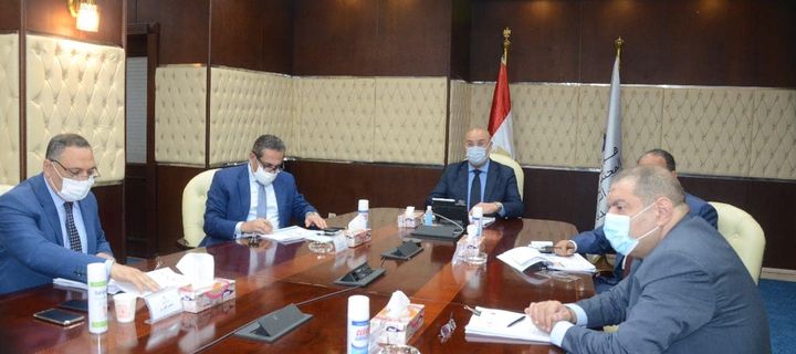 وزارة الإسكان والمرافق والمجتمعات العمرانية: وزير الإسكان يبحث مع ممثلى جهات الدولة المختلفة 30608