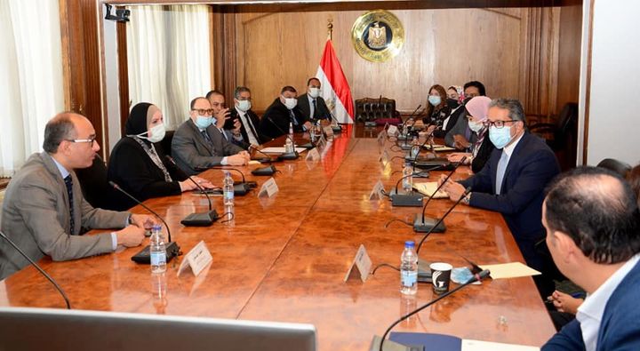 وزارة التجارة والصناعة: وزيرة التجارة والصناعة تبحث مع وزير السياحة والآثار الاستعدادت 31272