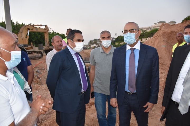 جولــة تفقدية مفاجئة لوزير الاسكان بمشروعات القاهرة الجديدة الجزار يتفقد أعمال تنفيذ 5328 وحدة سكنية 42443
