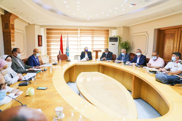 وزارة البيئة خلال اجتماعها بأعضاء اللجنة الوطنية لخطة الطوارئ الوطنية لمكافحة التلوث البحري 46119