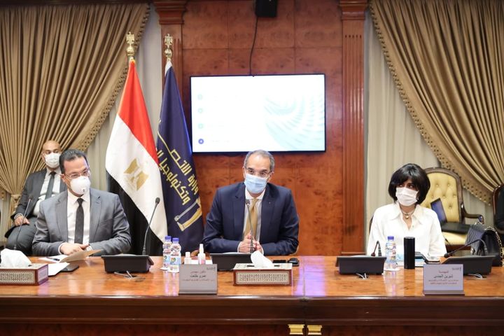 وزارتي السياحة والآثار والاتصالات وتكنولوجيا المعلومات وزيرا السياحة والآثار والاتصالات 67447