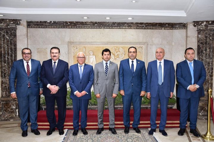 وزارة الشباب والرياضة: وزير الرياضة يناقش مع محافظ بورسعيد استعدادات تدشين تطوير استاد نادي 69369