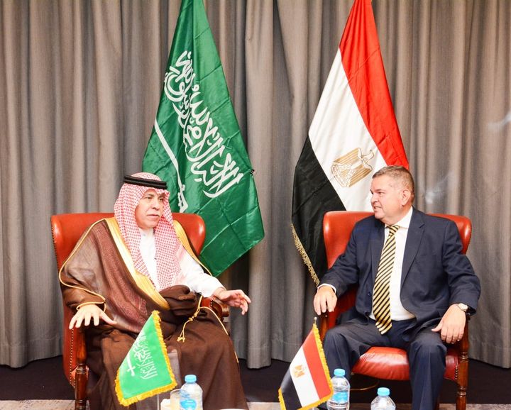 وزارة قطاع الأعمال العام: وزير قطاع الأعمال العام يبحث مع وزير التجارة السعودي تعزيز التعاون 74806