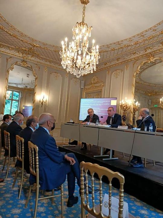 سفير مصر في باريس يستعرض المشروعات والفرص المتاحة أمام الشركات الفرنسية في مصر 94219