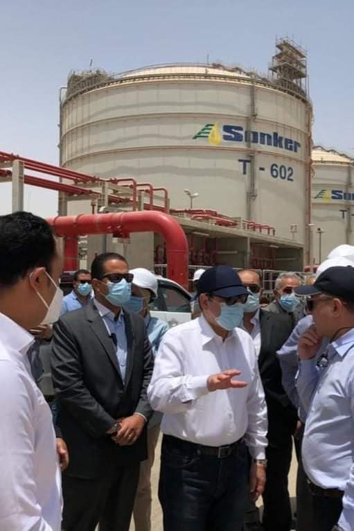 قام المهندس طارق الملا وزير البترول، بجولة تفقدية لعدد من المشروعات البترولية الجديدة بمنطقة العين السخنة E20P9z3XoAMWt4N
