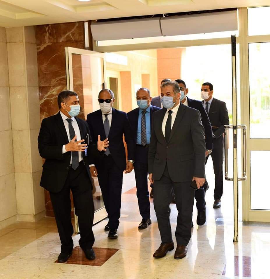 أجرى حسام صادق المدير التنفيذي للهيئة العامة للتأمين الصحي الشامل، جولة ميدانية بمستشفى العربى بالمنوفية E4afVgEWYAIOnEo