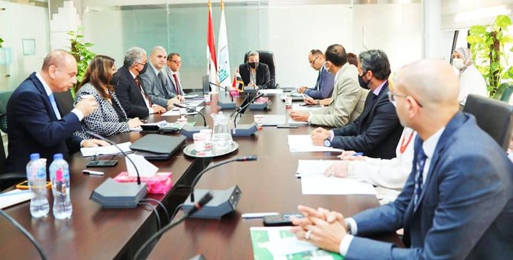 216897915_122676563379100_57881128412618