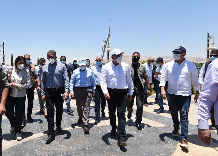 رئيس الوزراء يتفقد مدينة أسوان الجديدة 26814