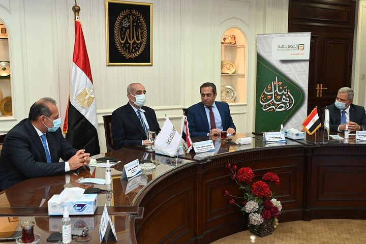 القابضة للمياه والصرف والبنك الأهلى المصرى يوقعان اتفاقية تعاون لتمويل تركيب وإحلال عدادات المياه 27108